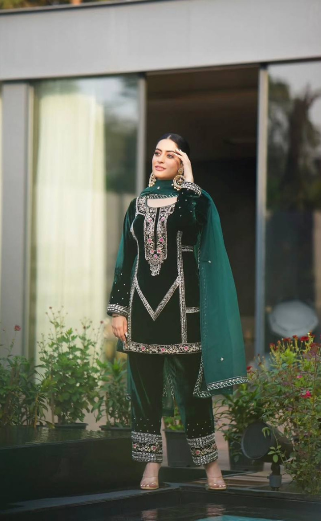 Seraphine Luxe Velvet Kurta Set